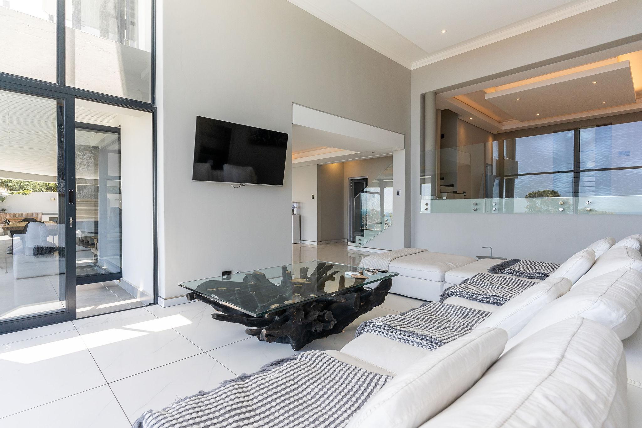 7 Bedroom Property for Sale in Llandudno Western Cape